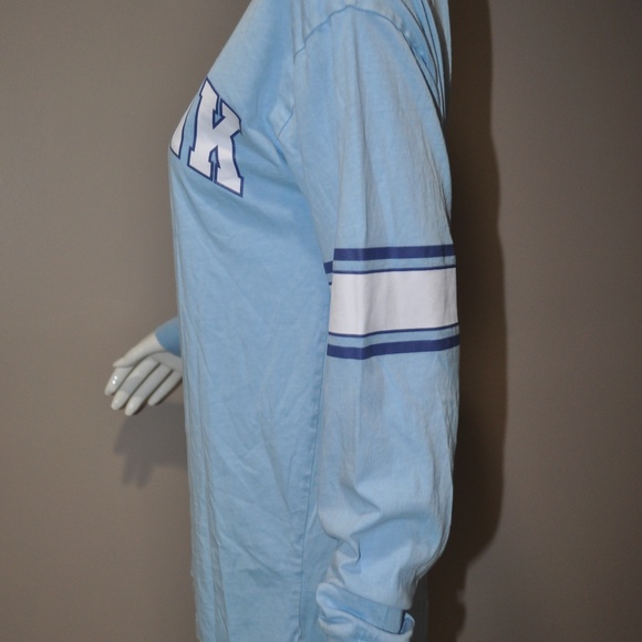 VS PINK Logo Tee Shirt Oversize Peek-A-Boo Back XS - Picture 3 of 5